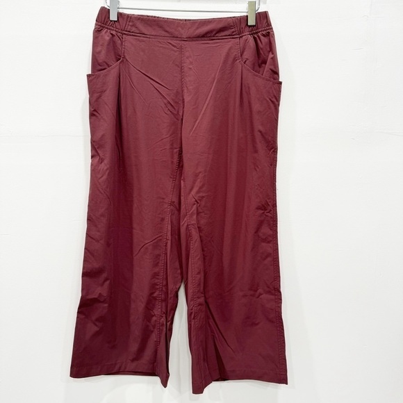 Mountain Hardwear Capri Pants Red Hiking Camping Outdoor Gorpcore Medium - Picture 1 of 8